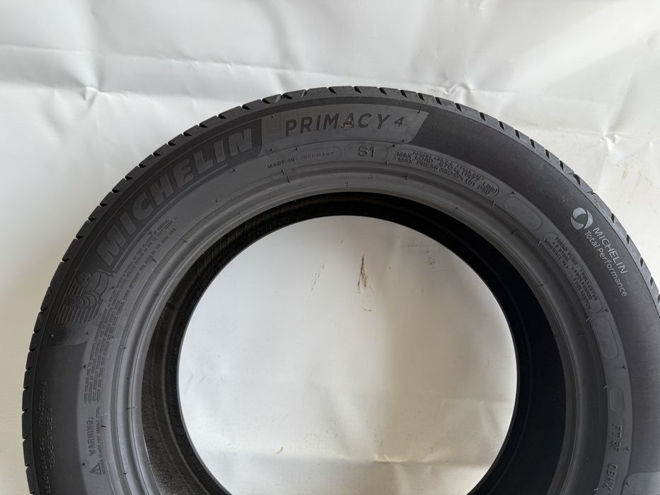 215/55/17 Michelin Primacy 4 94V 2022R (448)
