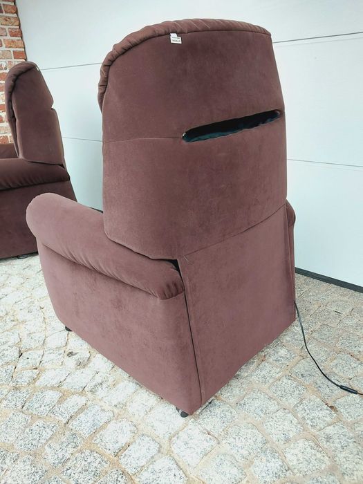 fotel rozkładany elektrycznie  "Hukla" z funkcją relax  brązowy pilot