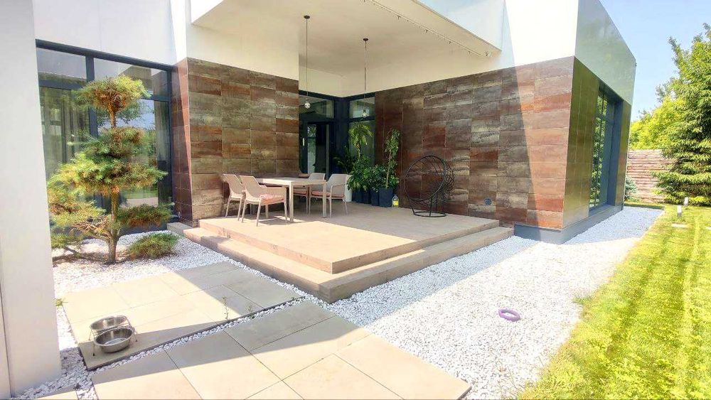 Продажа стильного уютного дома Новоалександровка у реки