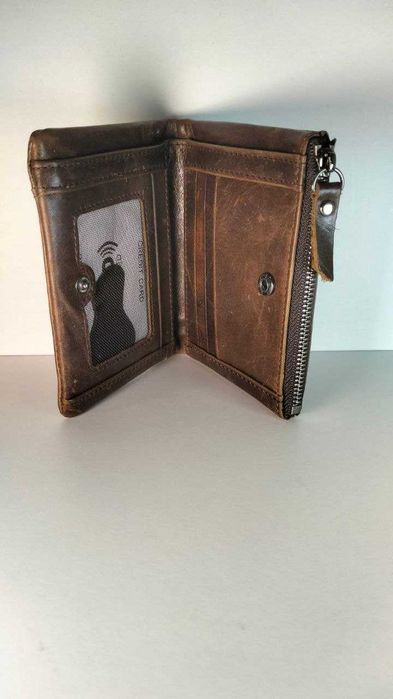 Стильний чоловічий гаманець з вінтажної натуральної шкіри