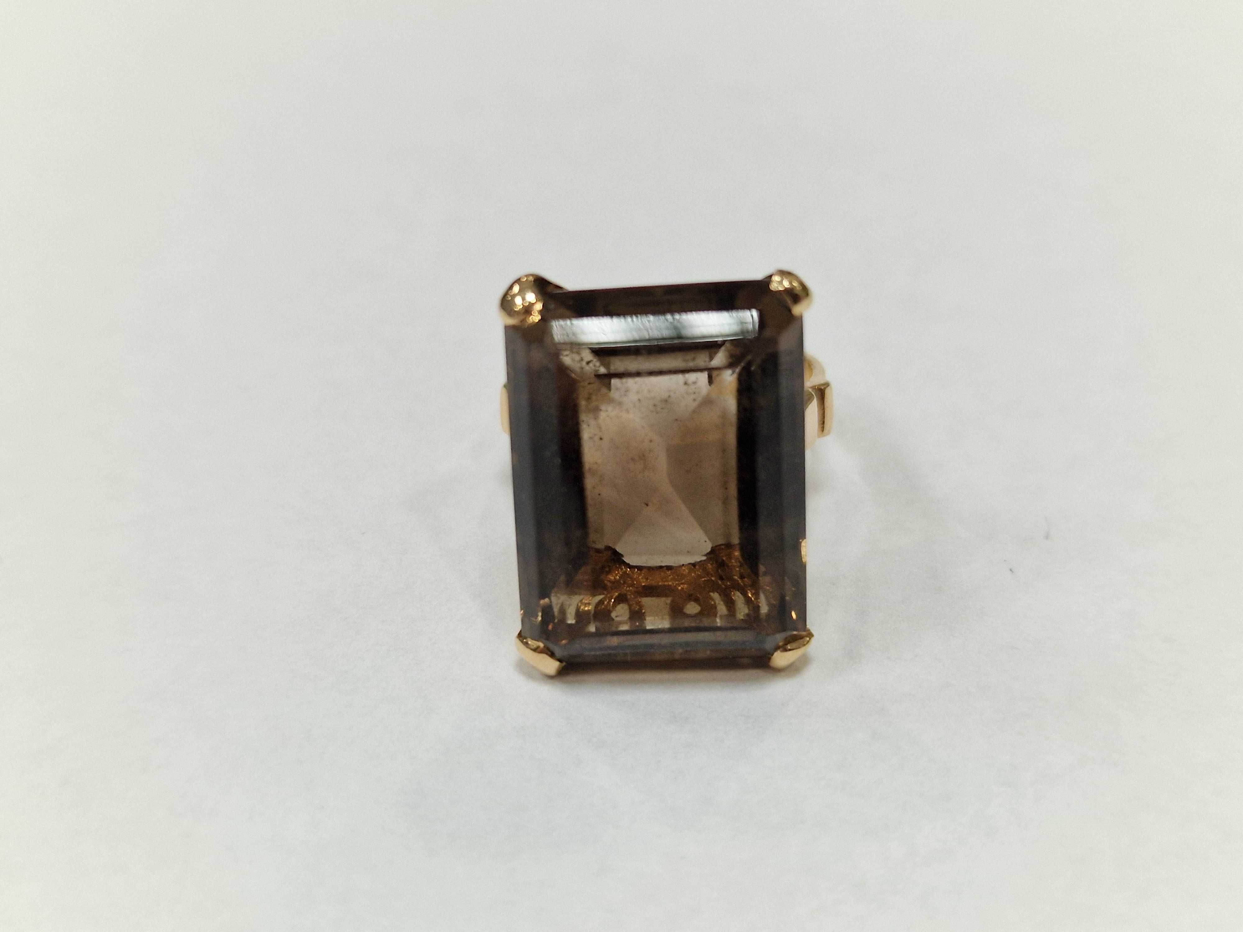 Złoty pierścionek damski/ 750/ 9.56 gram/ R13/ Kwarc dymny