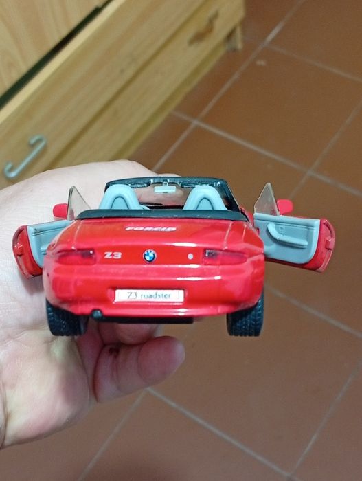 BMW Z3 descapotável em miniatura
