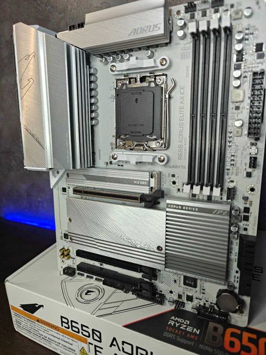 Материнська плата Gigabyte B650 Aorus Elite AX Ice (AM5) 7000-9000 AMD