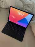 iPad Pro 3rd Generation 11 inch c/ Apple Pencil e Magic Keyboard