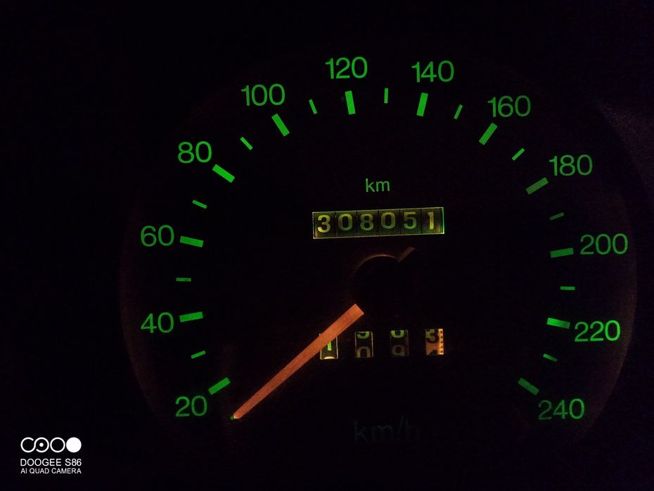 Estou a vender essa carrinha