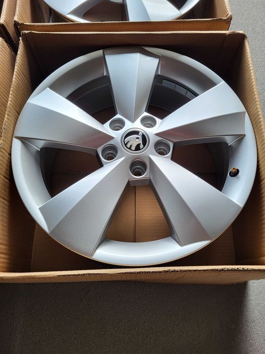 [139] Felgi aluminiowe 17 Cali 5x112 ET38 SKODA ORYGINAL!