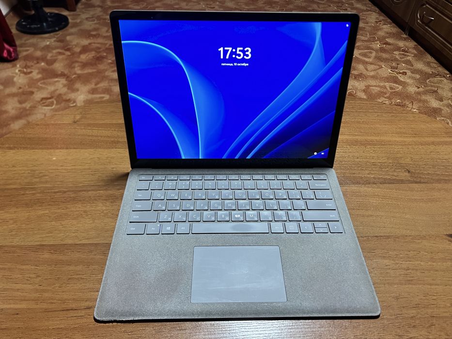 Ноутбук Microsoft Surface Leptop 2 (1769)i 5-8350 u 13.5”2 k 128 gb. 8