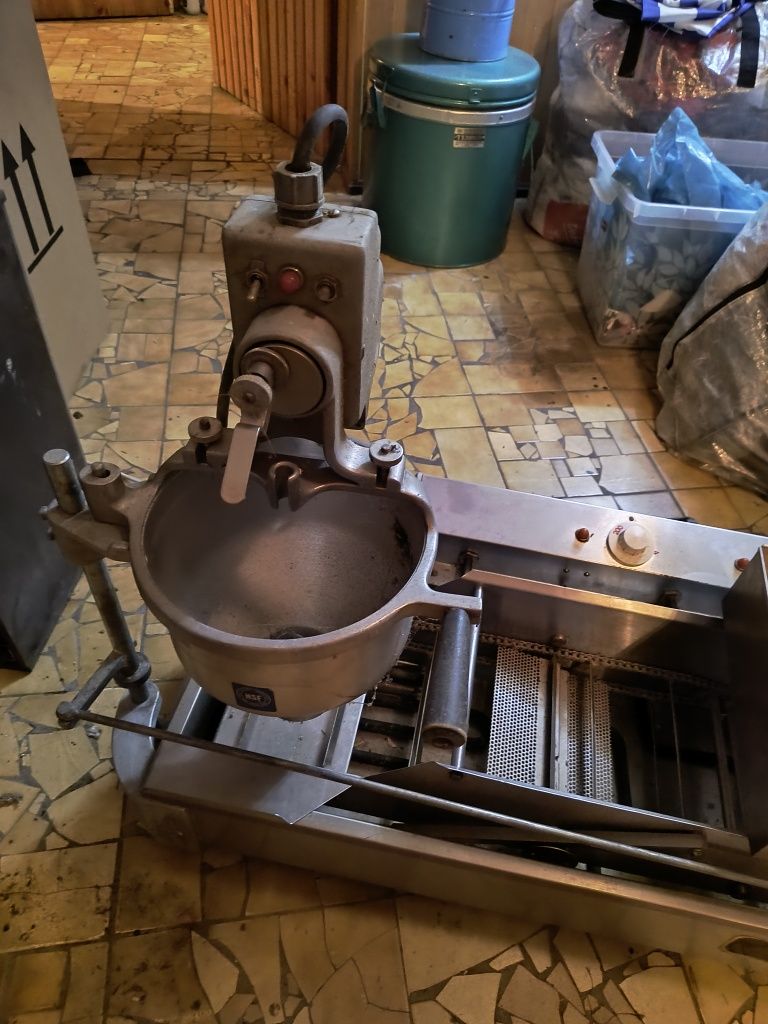 Maszyna do Paczków Donat