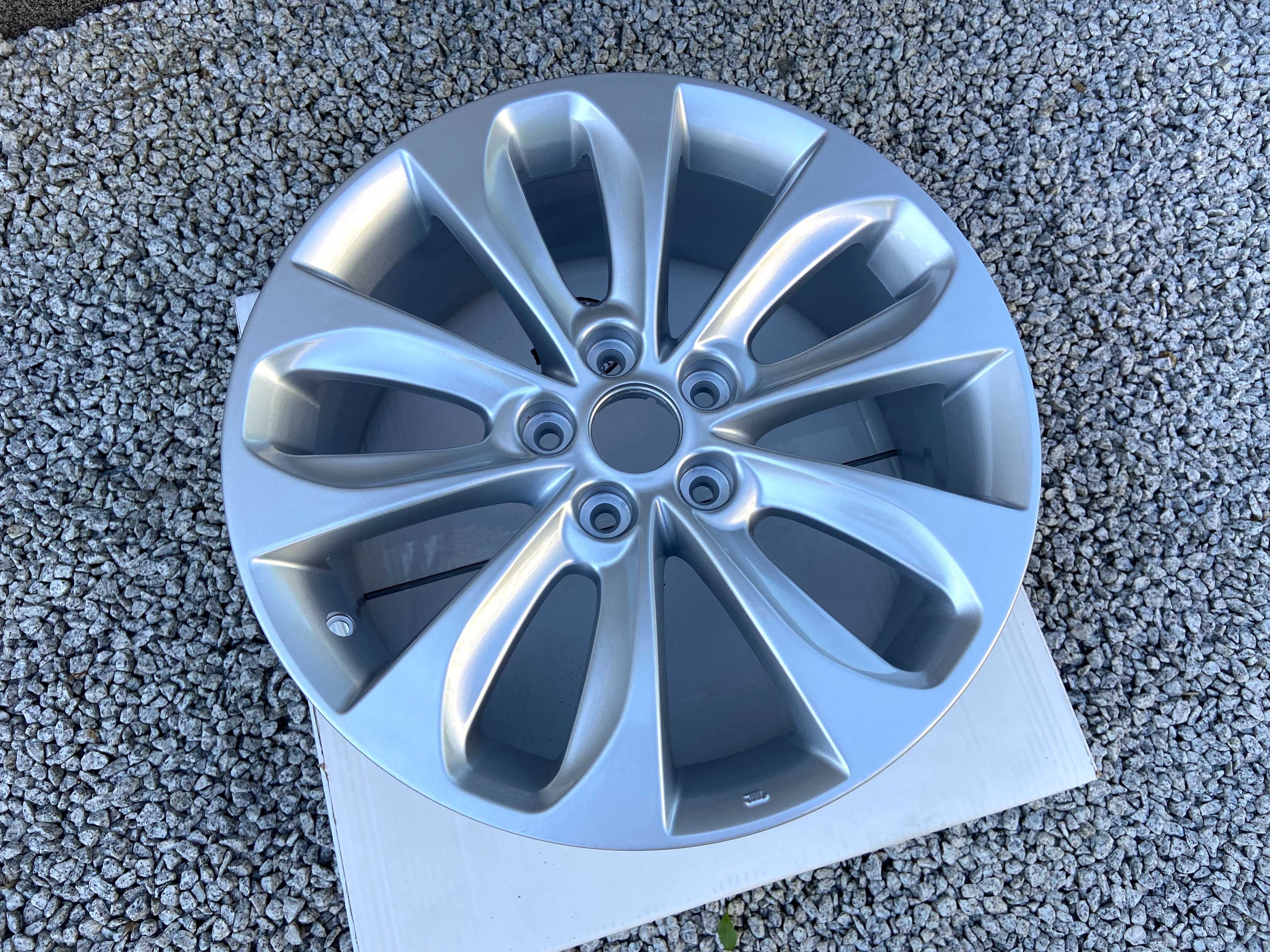 Felga aluminiowa 18x7.5 5x114.3 ET48 73.1 ZY802