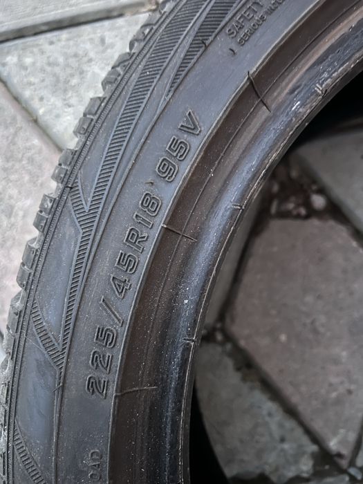 Шини 225 /45 р18 r18 falken japan резина колеса