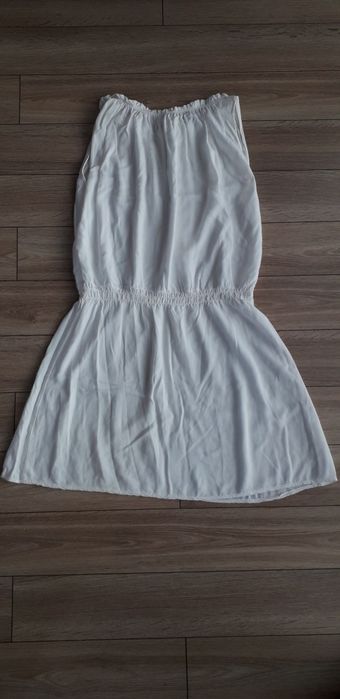 Biała letnia sukienka w rozmiarze S