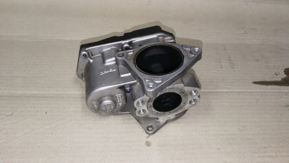 Клапан EGR ЄГР Audi A4 A5 Q5 A6 VW Passat Tiguan Skoda Seat 03L131501G