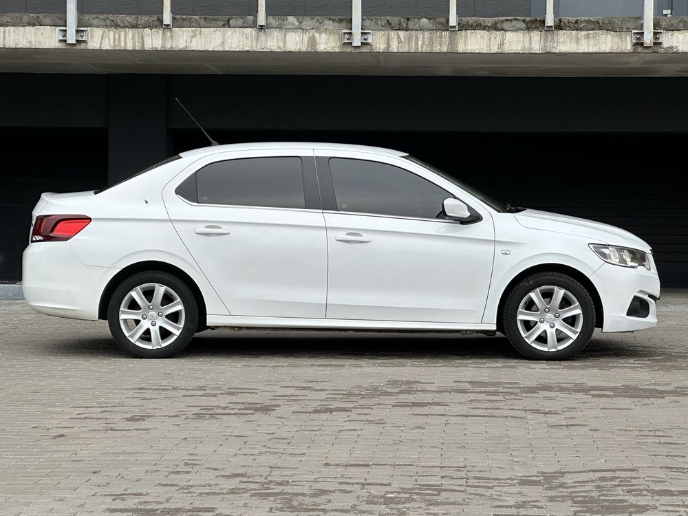 Peugeot 301 2021 год 1.6 газ бенз