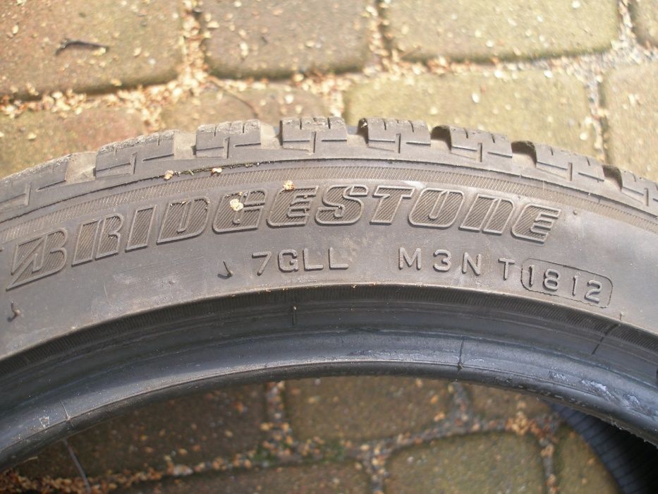 opona Bridgestone Blizzak LM25V 235 40 r18