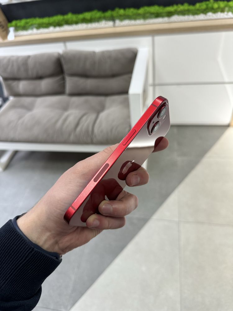 iPhone 13 128 Red