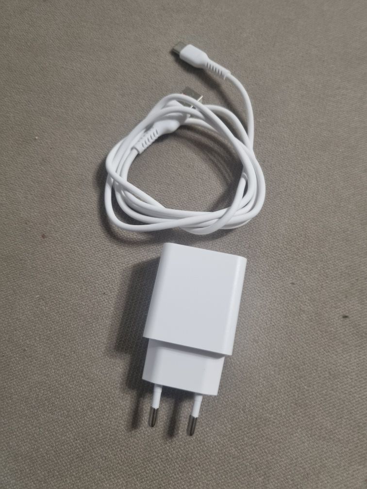 Ładowarka o dukcyjna  stacja dokująca 5W1 APPLE Samsung USB 18W QC 3.0