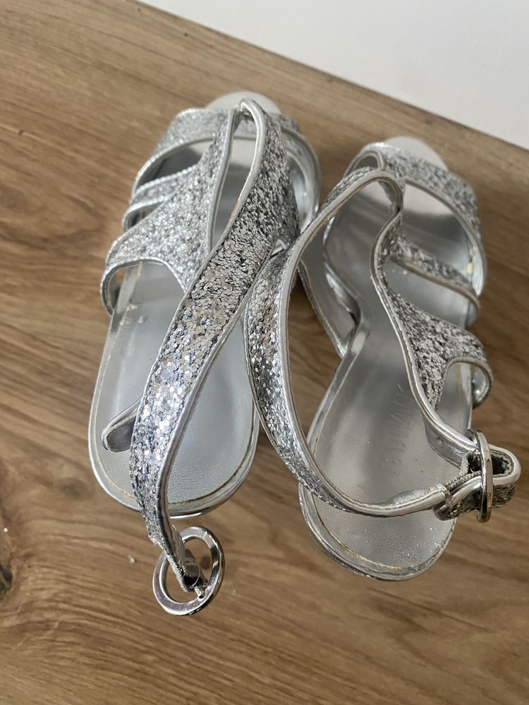 Sandaly na szpilce catwalks 40