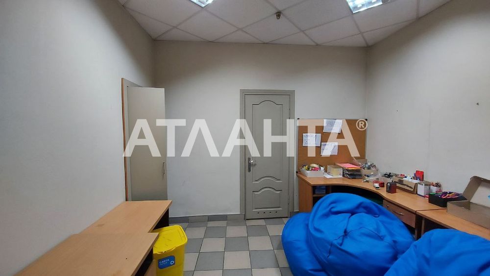 Магазин, офіс, аптека, салон, клініка -  110 м2 в Центрі