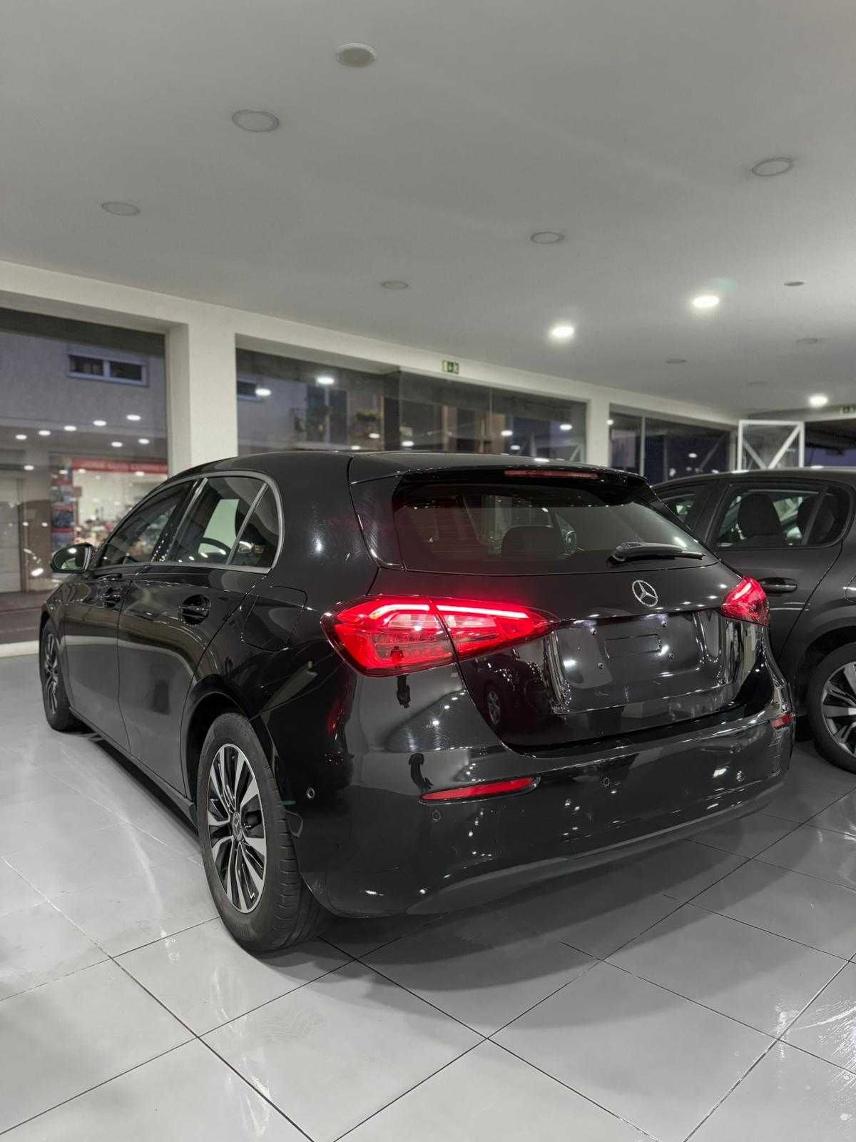 MERCEDES-BENZ A180d (Só com 71 059 km)