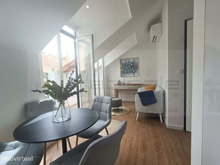 Apartamento T2 c/ Vista Rio totalmente remodelado