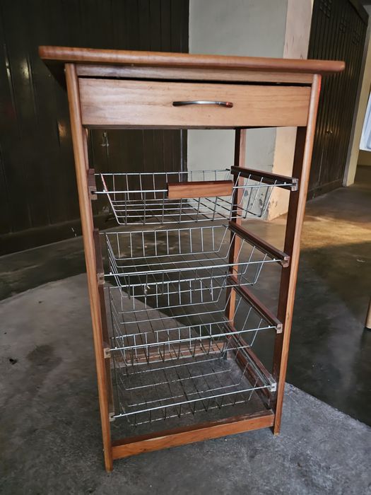 Secretaria. Movel cozinha. Mesa jantar extensivel. Cabeceira