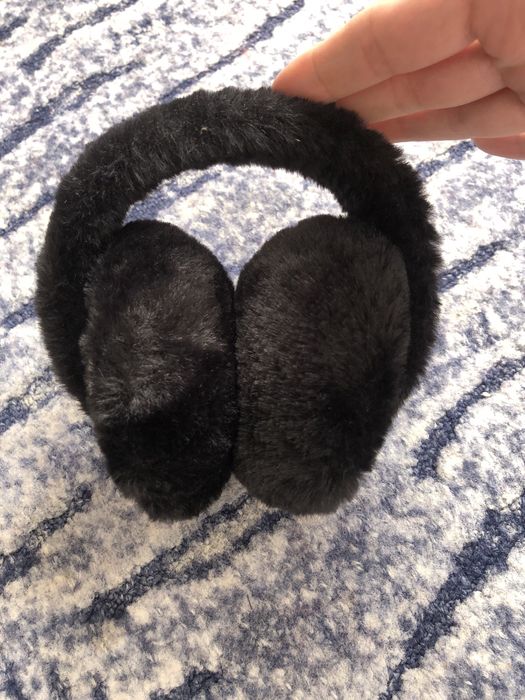 Теплі чорні навушники для дівчинки