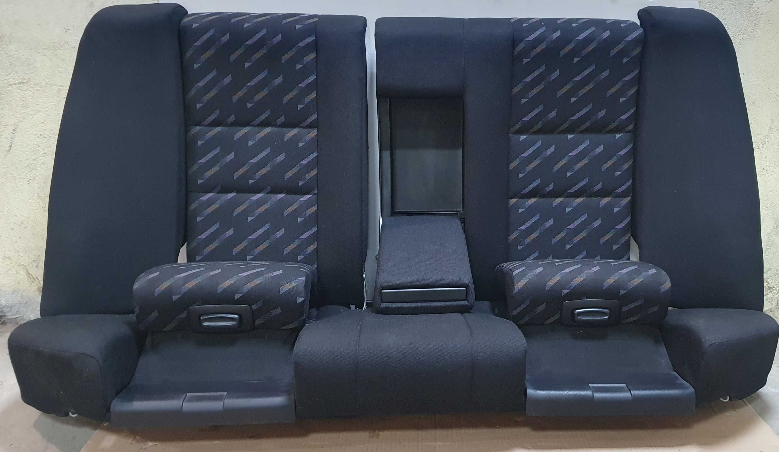 Сідушки Сидіння задні задній диван Mercedes Benz W202 C180