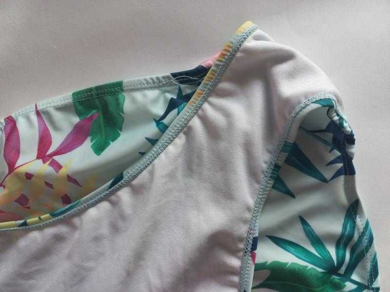 Суцільний купальник 46 розмір новий