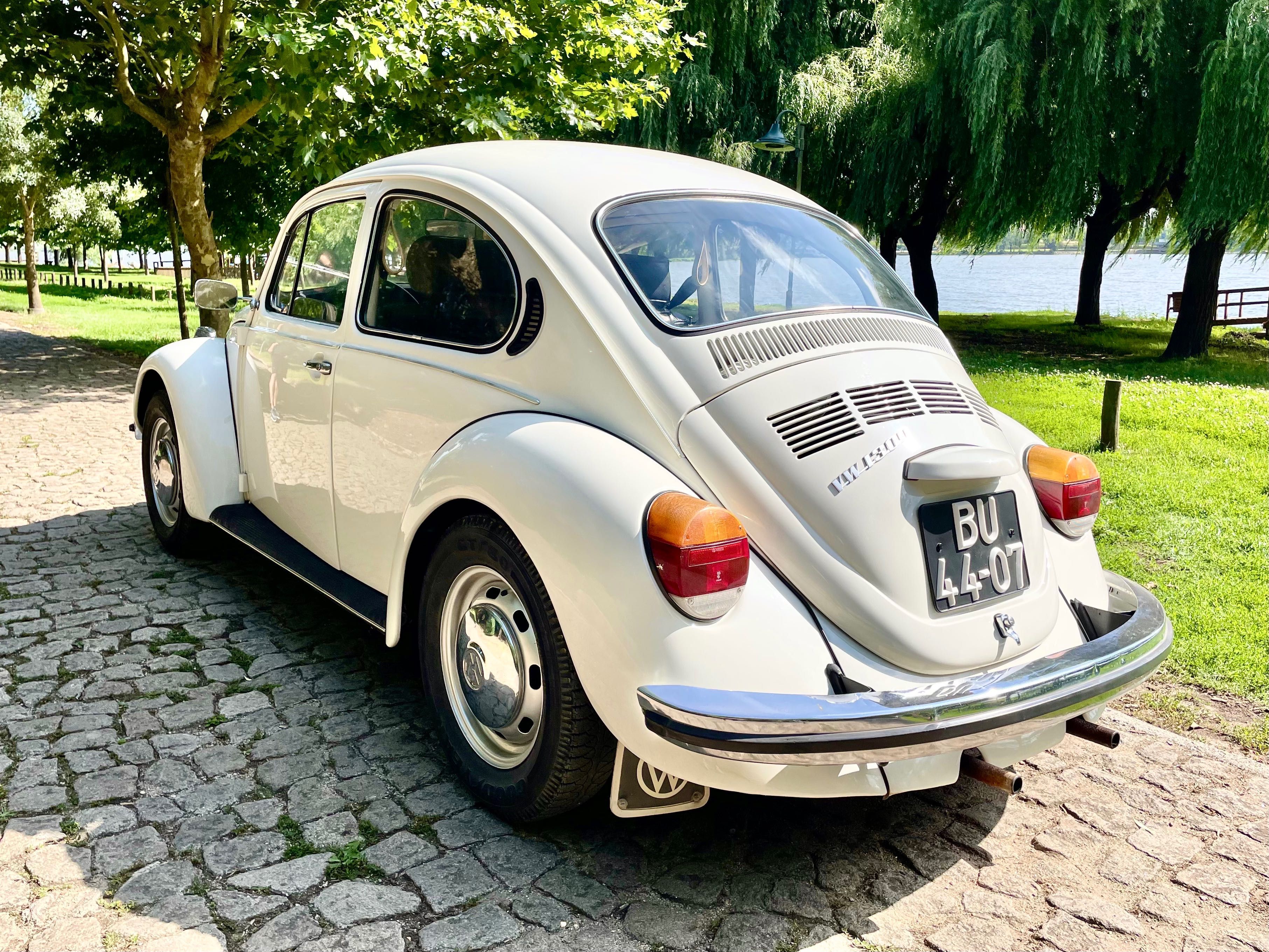 Aluguer de carro clássico Carocha Branco para casamentos e outros eventos