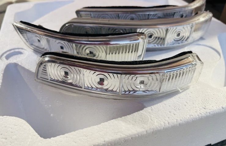 інші мото Поворотник в дзеркало Kia Sorento мото