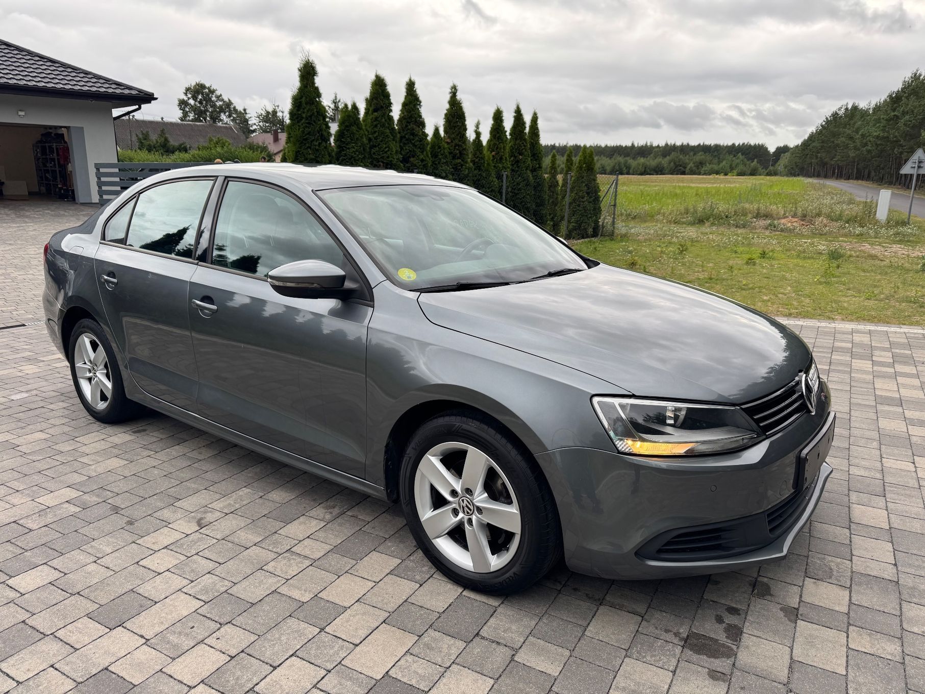Volkswagen Jetta 1.6TDi 105KM * Navi * Klima * Alu *