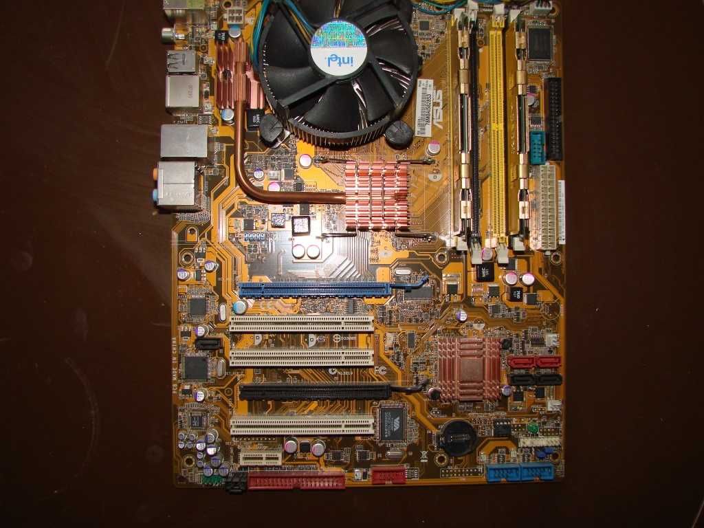 Набор s775 Asus P5K, процессор Q8400, память DDR2 800MHz 4 Gb