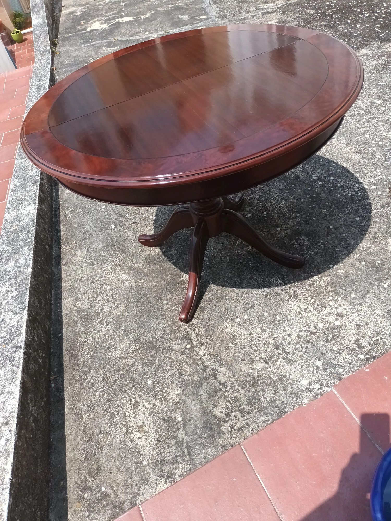 Mesa em cerejeira