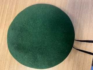 Boina Kangol paraquedista orlada a veludo preto