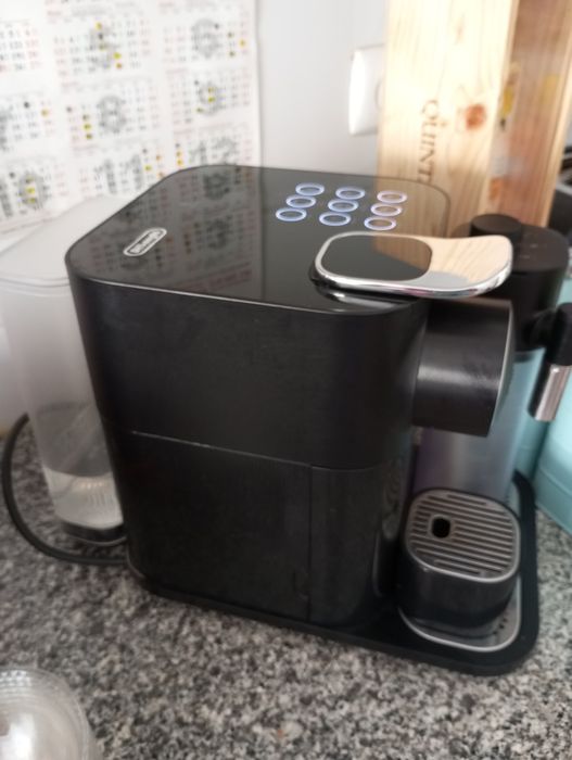 Maquina de café Nespresso Delonghi Latíssima
