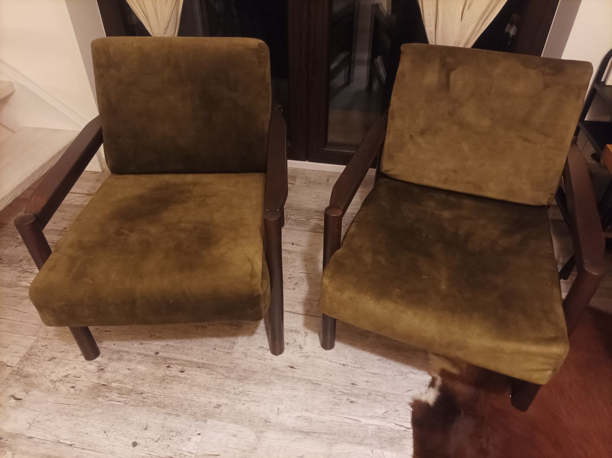 Fotele PRL 2 sztuki, odnowione, nowe obicia i gąbki