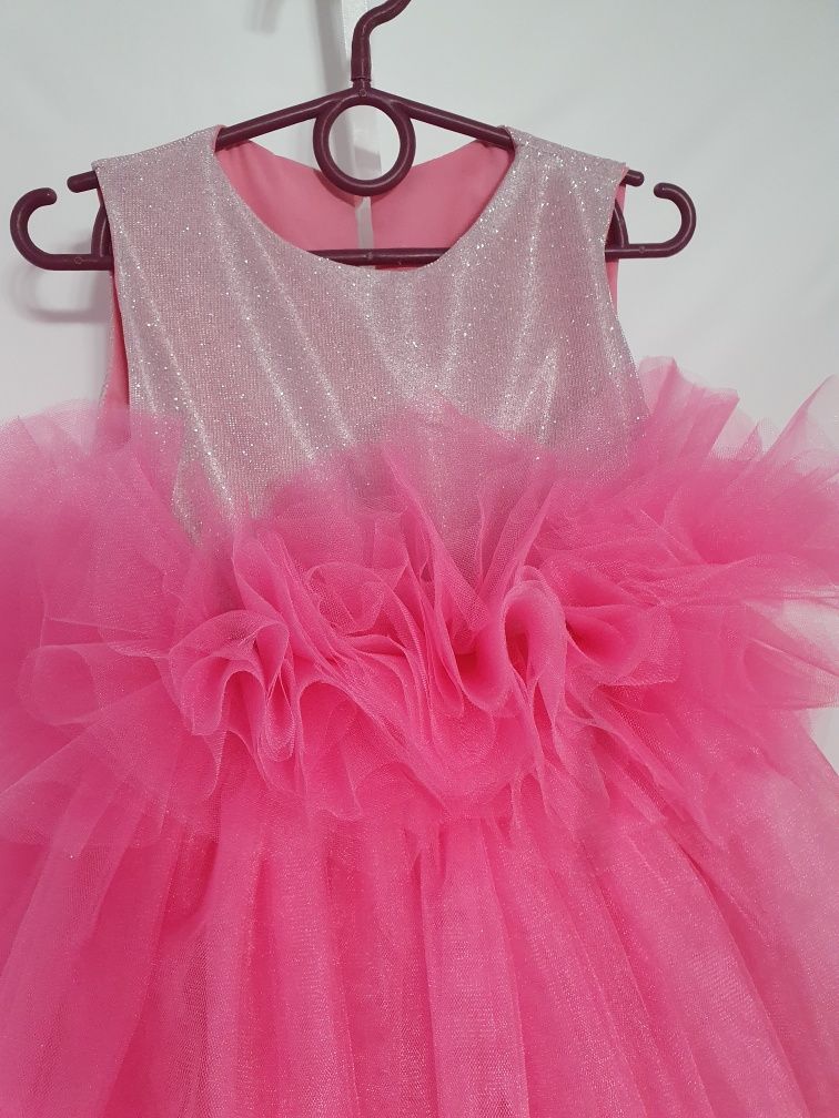 Шикарное детское платье на утриник барби розовое