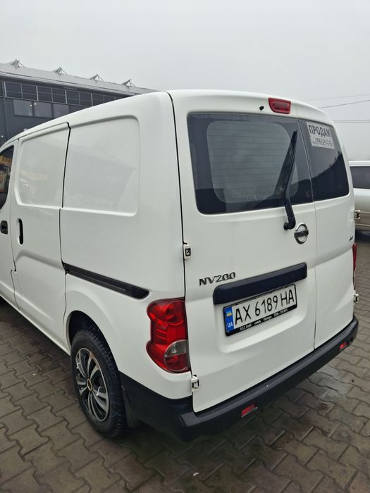Продам Nissan nv 200