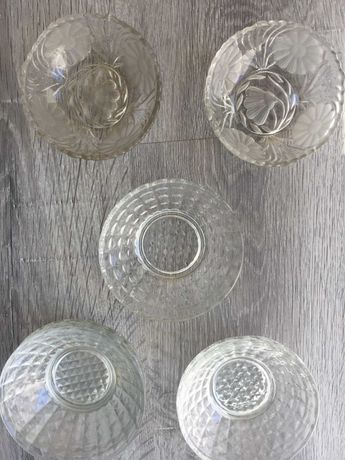 Conjunto de taçinhas em vidro