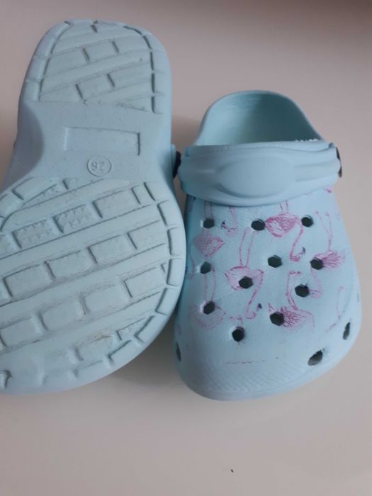 Klapki typu crocs r 26 , dziewczęce