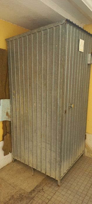 Cabine de obra c/ disjuntores e tomadas trifásicas