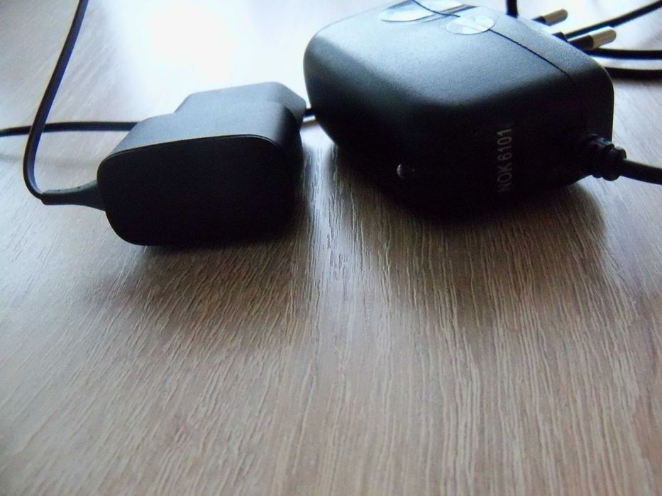 Ładowarka Nokia z cienkim bolcem