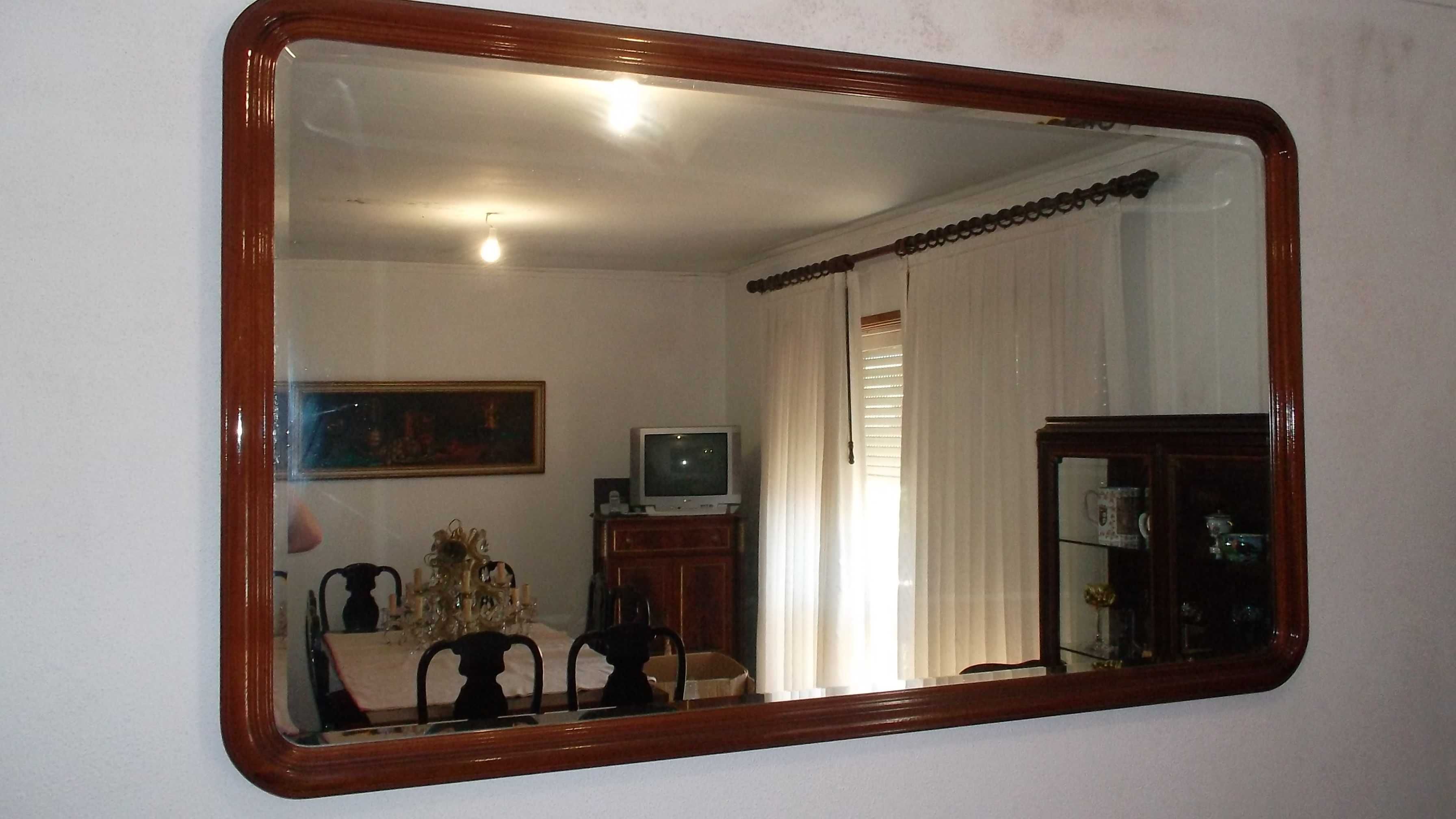 Espelho de sala aprox. 105x180cm com moldura em madeira, Usado