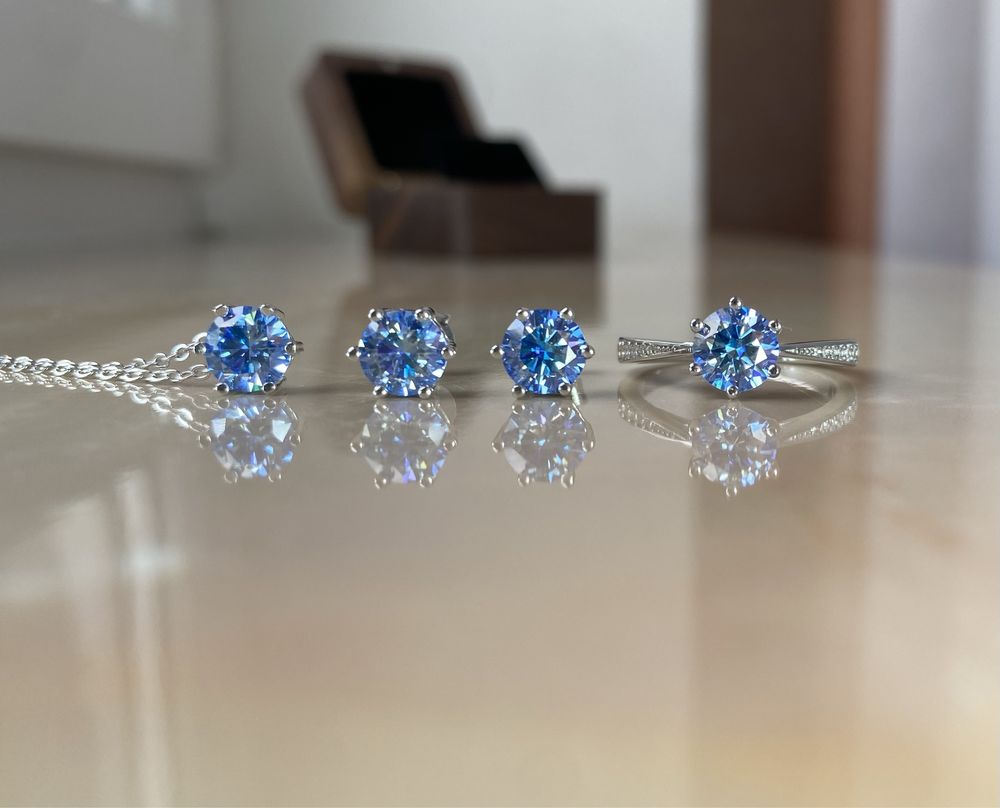 Муасаніт конкурент діамантів Royal Blue сережки кулон колечко
