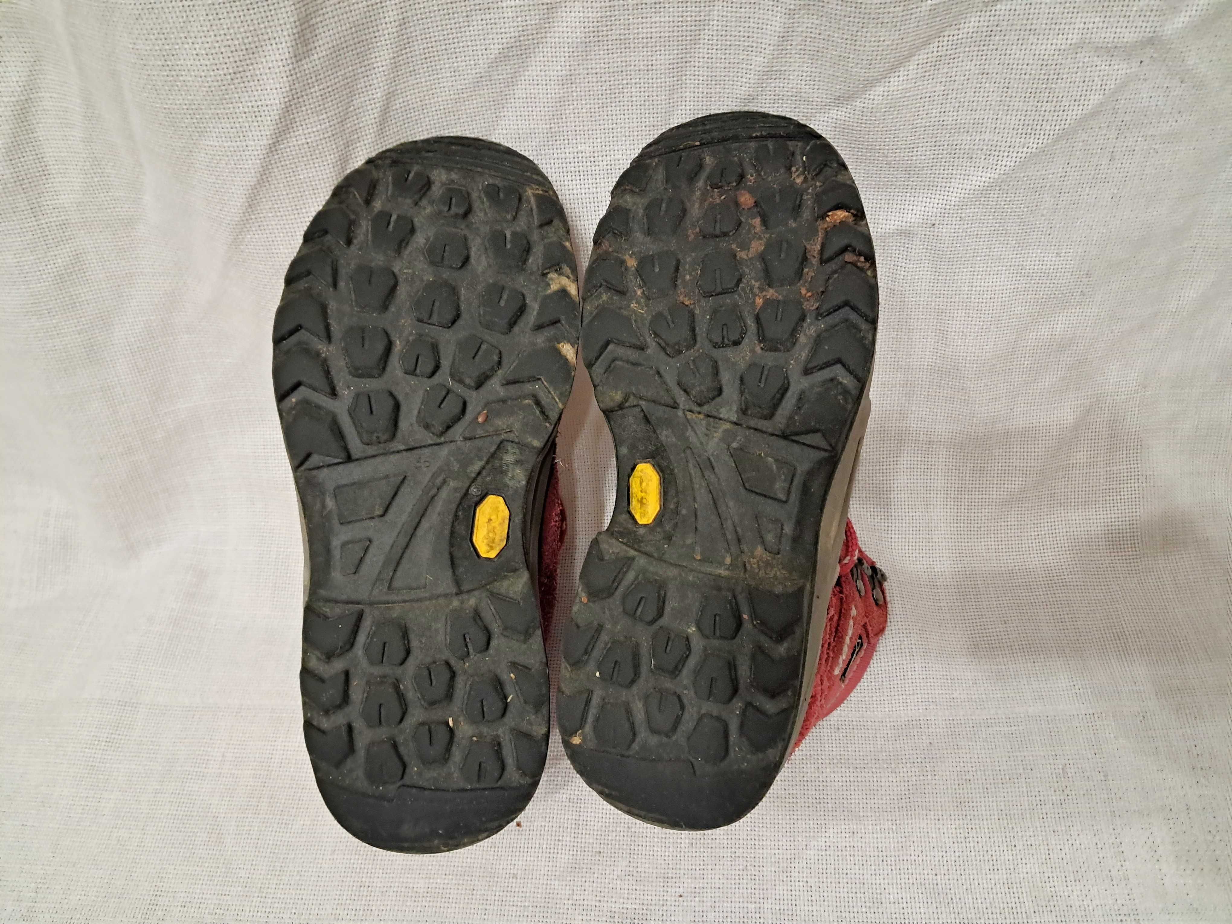 Детские туристические трекинговые ботинки LOWA подошва VIBRAM р 35