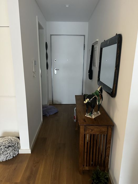 Móvel aparador em madeira 1,25 x 76 x 40