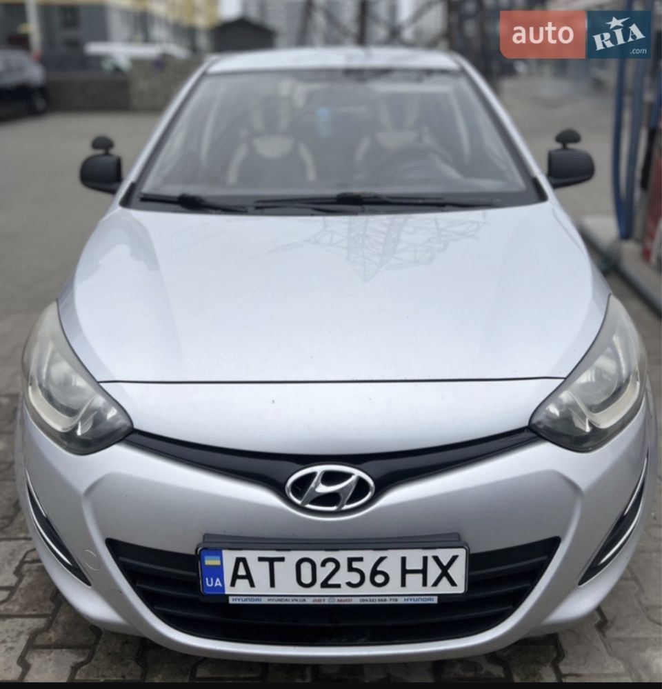 Продам Hyundai i20 2013
