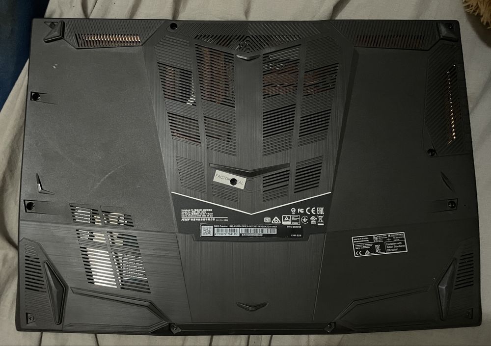 Ноутбук MSI Creator 15m  i7 10750h gtx 1660ti max q 32 gb ram ssd 256