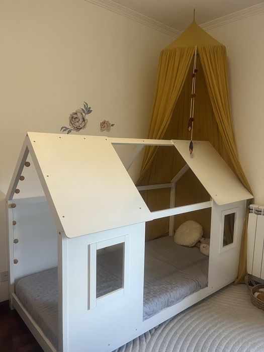 Cama Casinha branca+ colchao