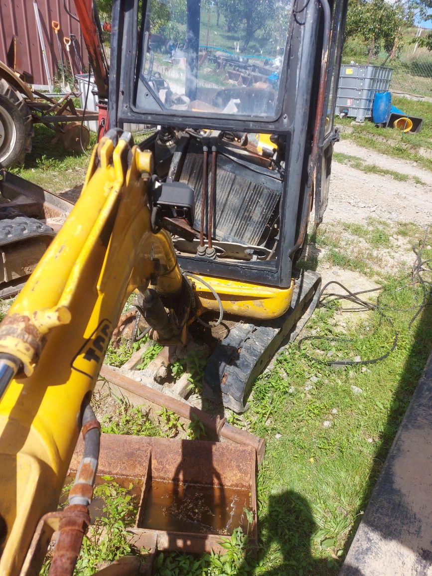 Koparka minikoparka  jcb 8014 uszkodzony silnik